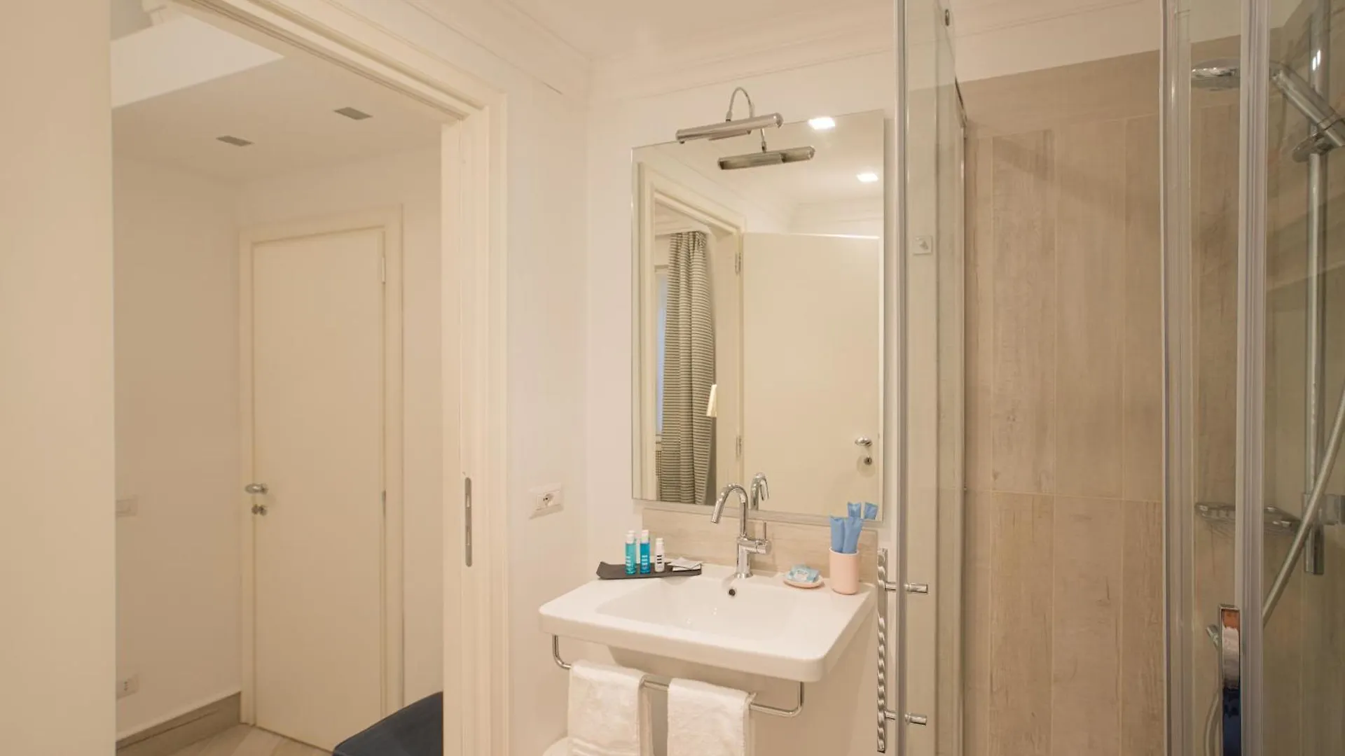 Hotel Marina Charming Rooms Finale Ligure 4*,  Italy