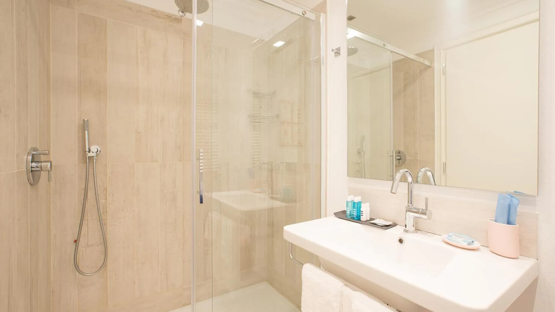 Hotel Marina Charming Rooms Finale Ligure