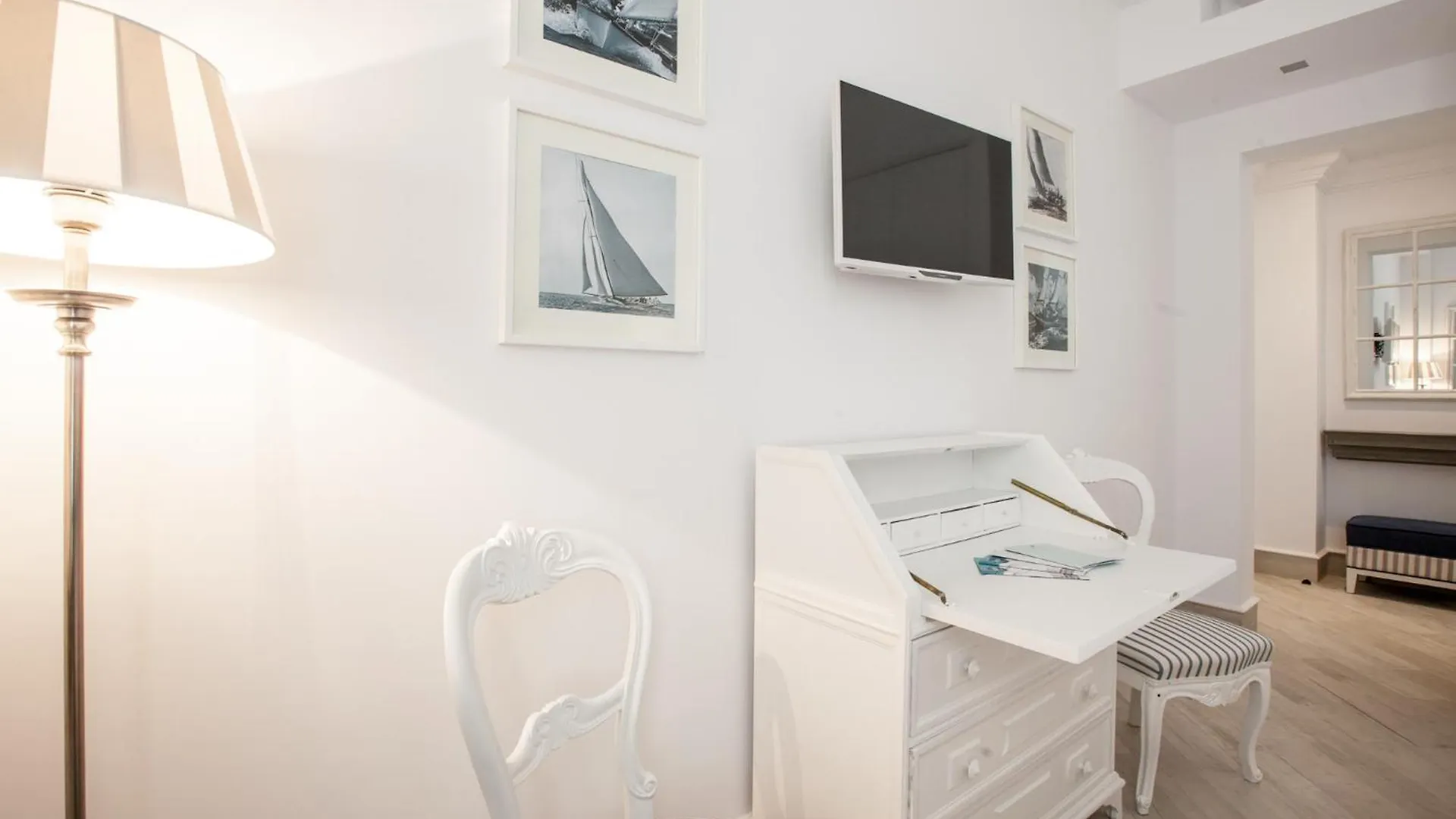 Hotel Marina Charming Rooms Finale Ligure 4*,  Italy