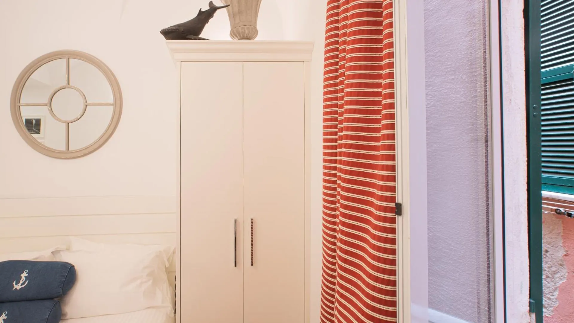 Hotel Marina Charming Rooms Finale Ligure 4*,